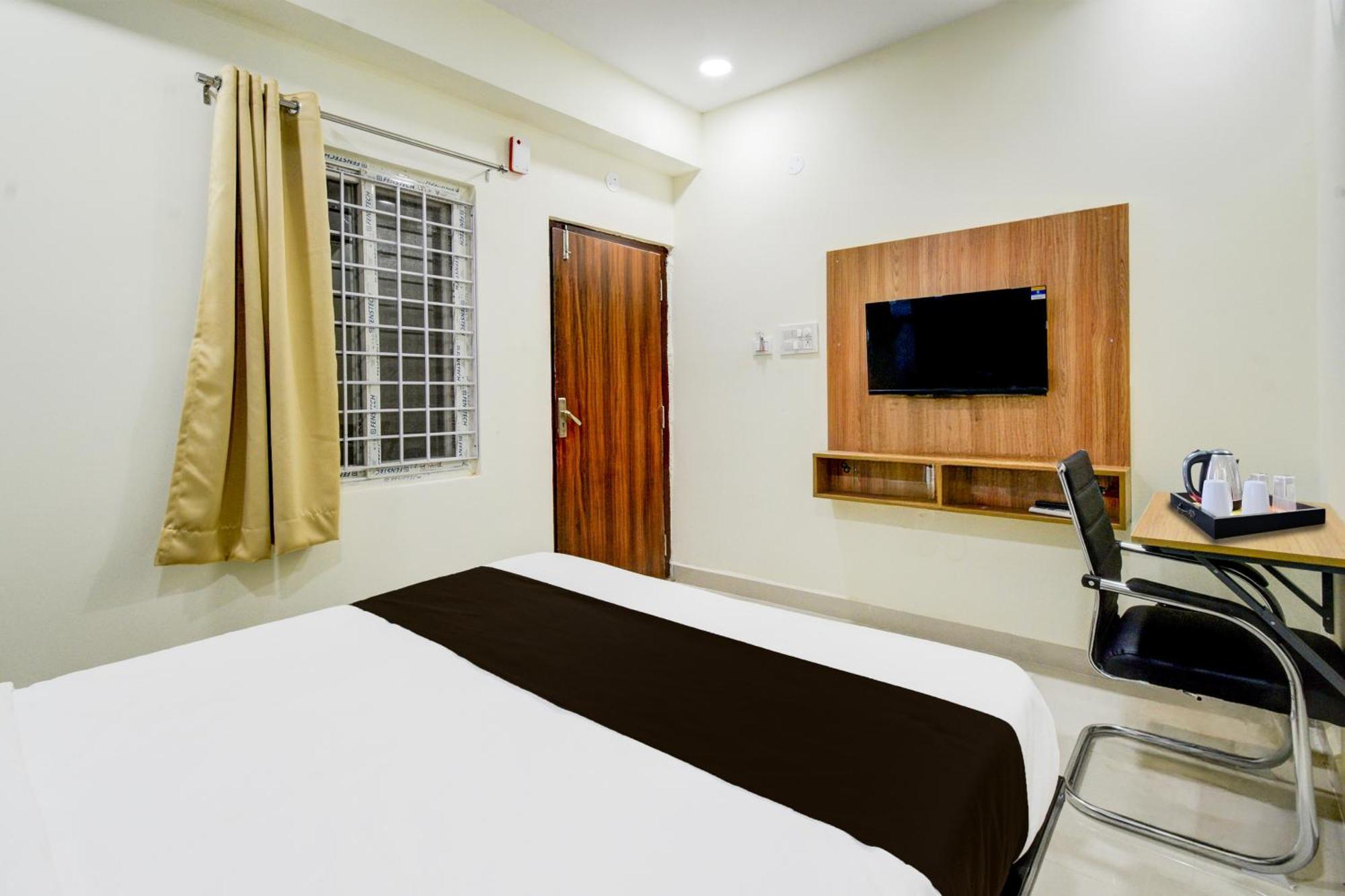 Super Townhouse Kukatpally North Formerly Munagala Arcade Hyderabad Exteriör bild