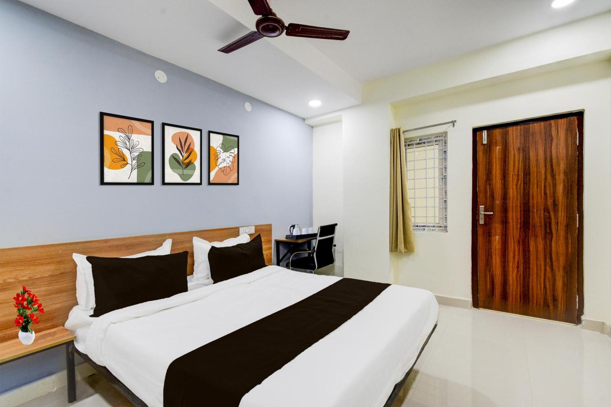 Super Townhouse Kukatpally North Formerly Munagala Arcade Hyderabad Exteriör bild