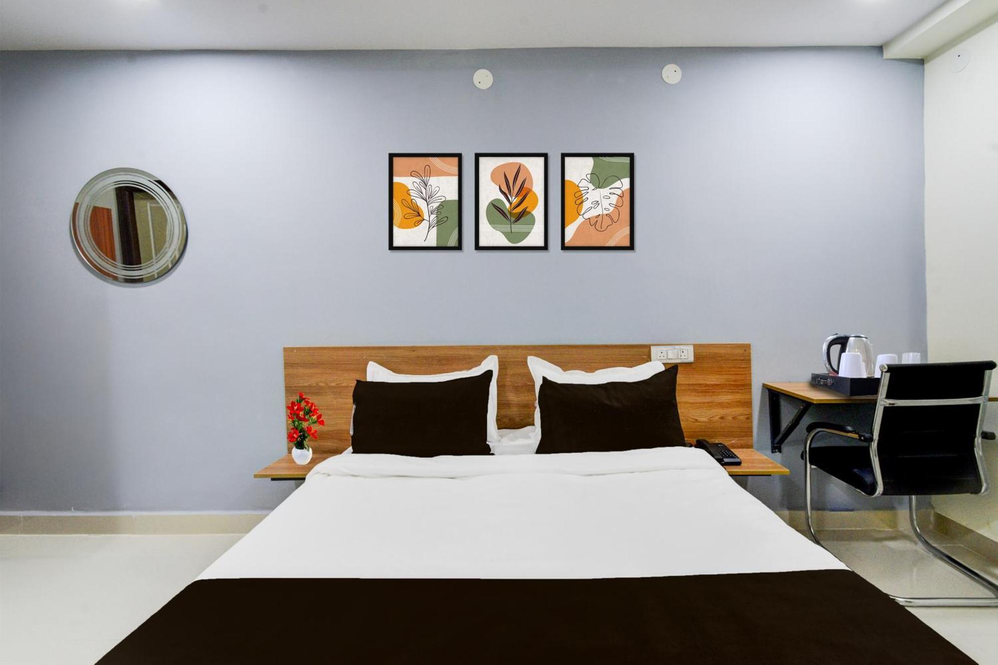 Super Townhouse Kukatpally North Formerly Munagala Arcade Hyderabad Exteriör bild