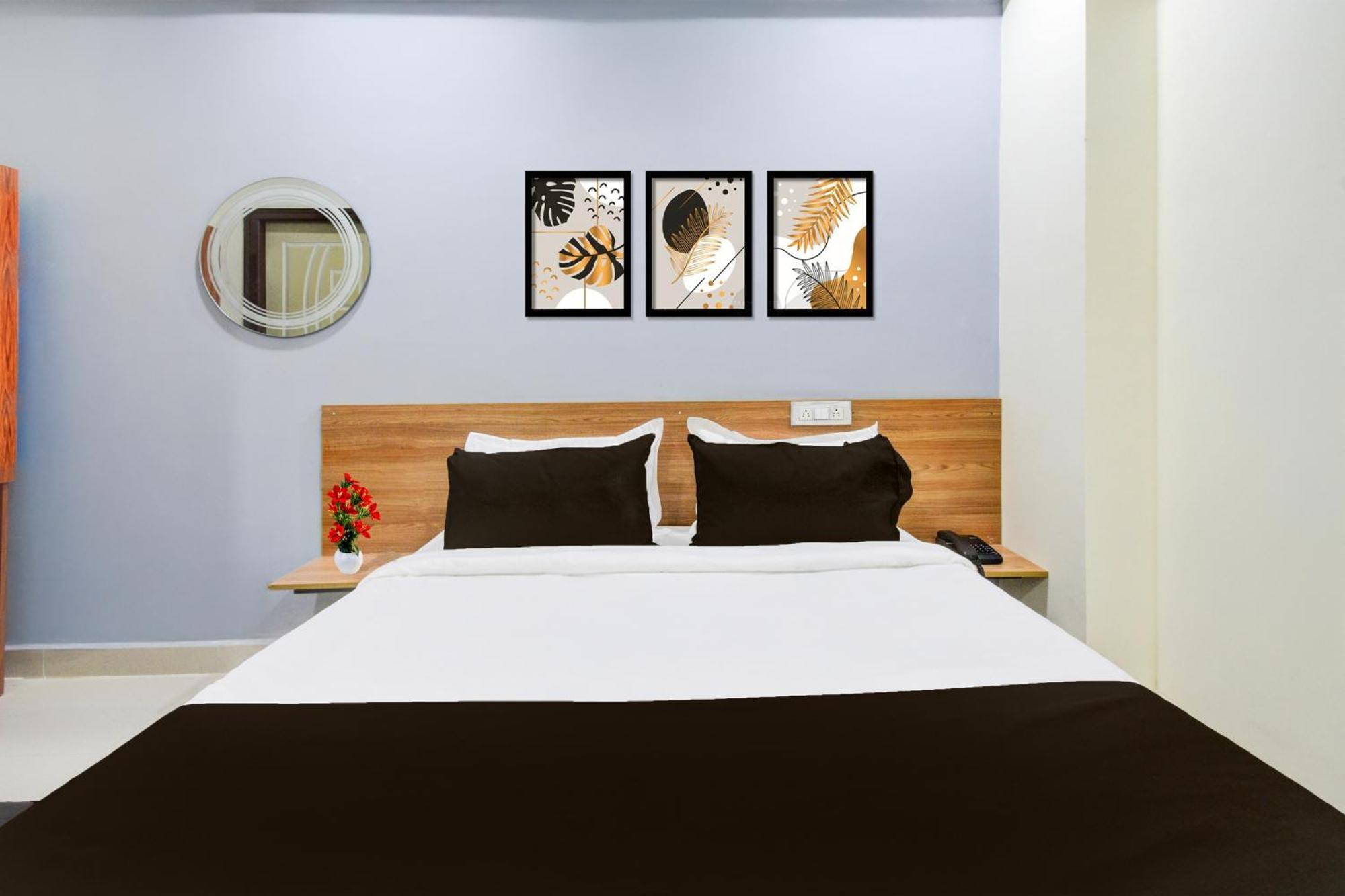 Super Townhouse Kukatpally North Formerly Munagala Arcade Hyderabad Exteriör bild