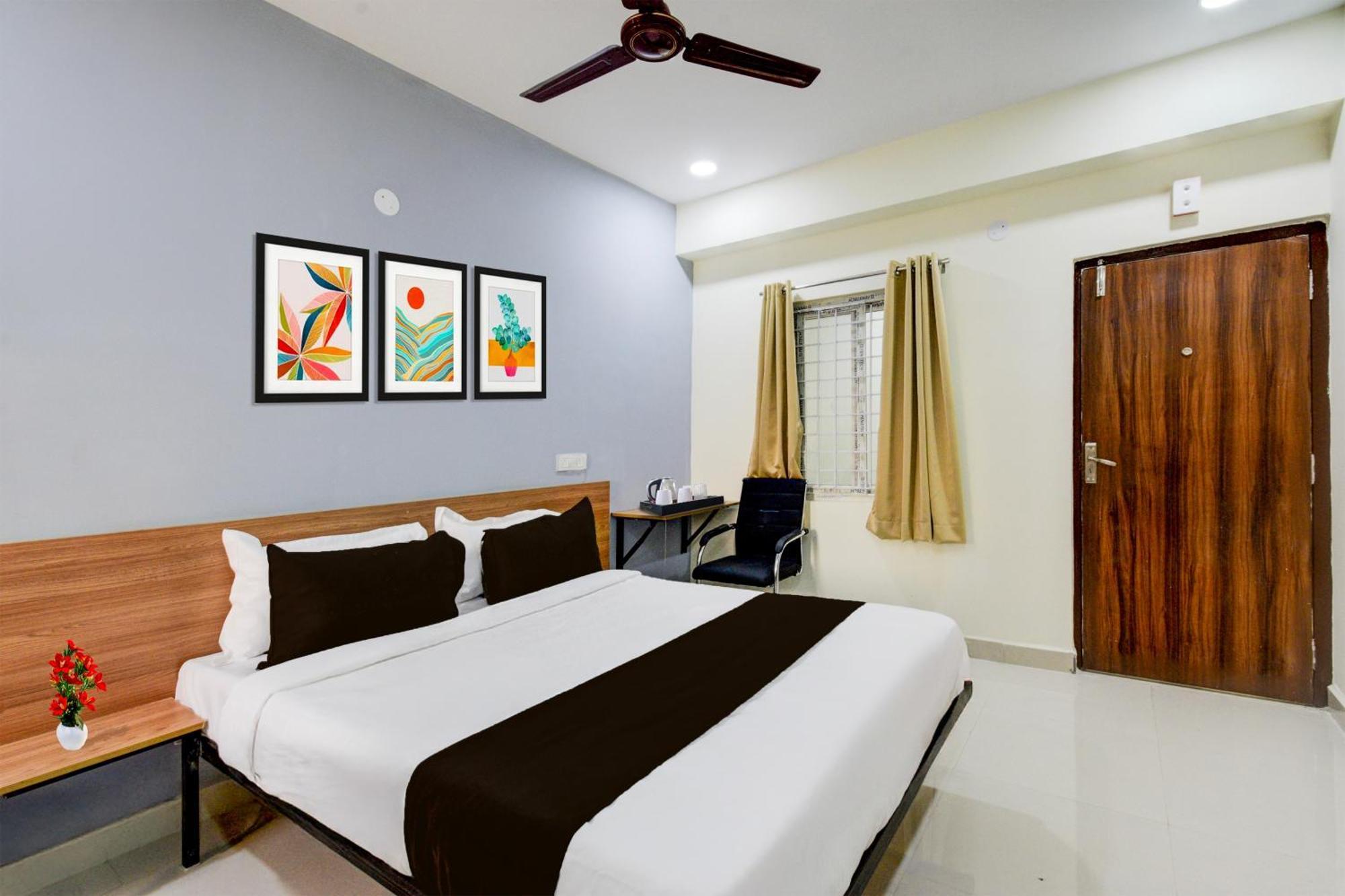 Super Townhouse Kukatpally North Formerly Munagala Arcade Hyderabad Exteriör bild