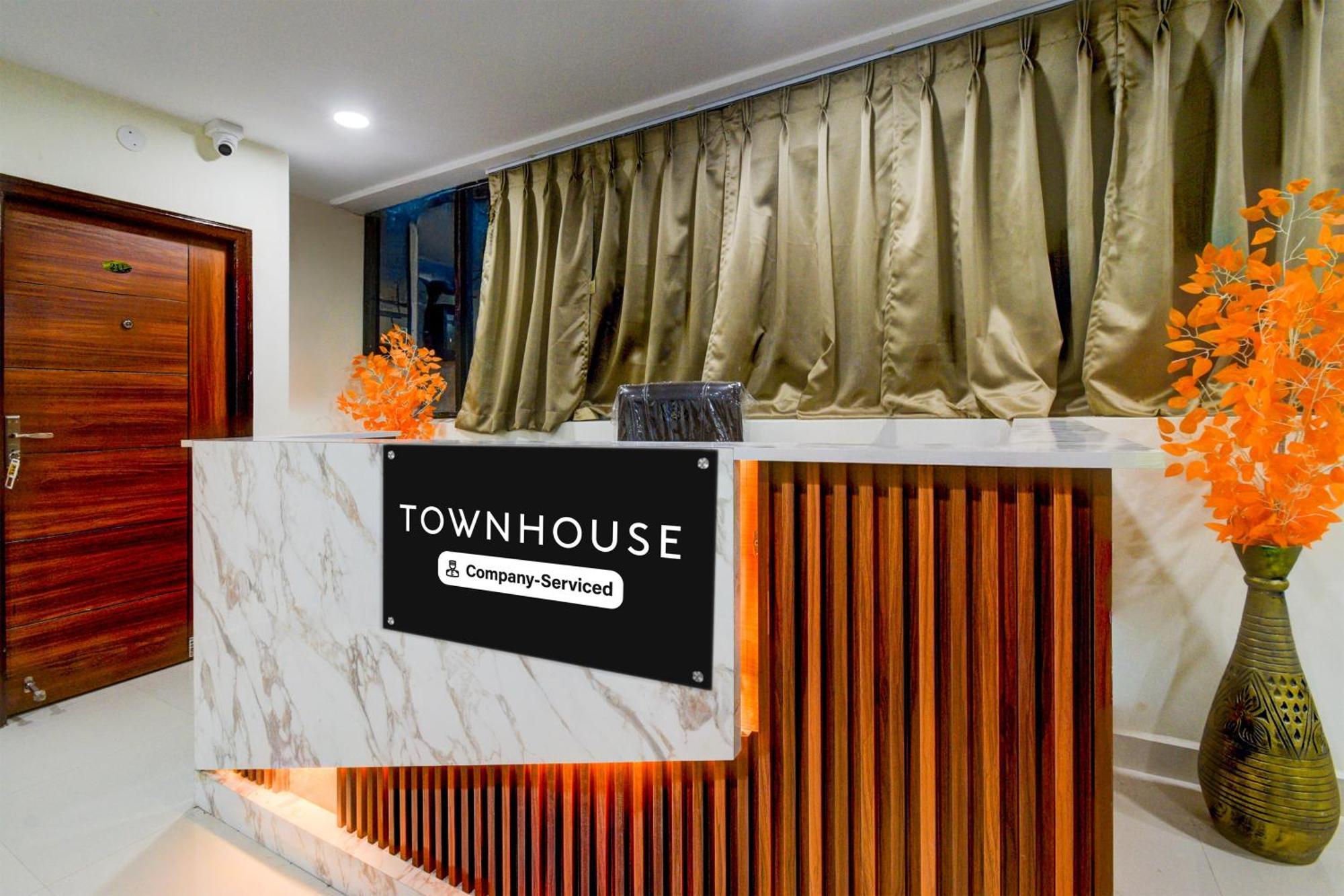 Super Townhouse Kukatpally North Formerly Munagala Arcade Hyderabad Exteriör bild